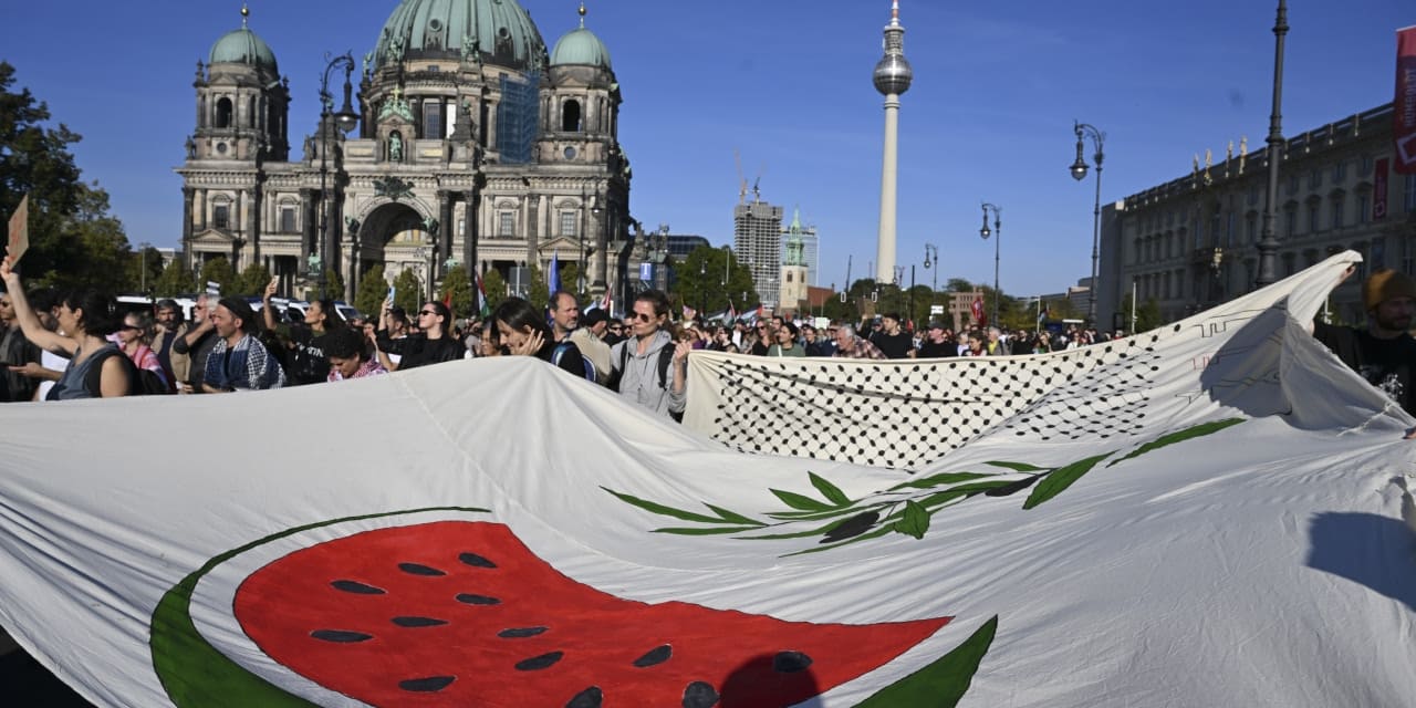 almanyada filistine destek yuruyusu 100 bin kisi katildi c6dqhSGe