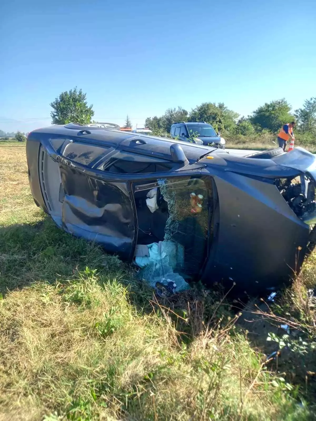 boluda takla atan aracta surucu kurtuldu d9kdvzN5