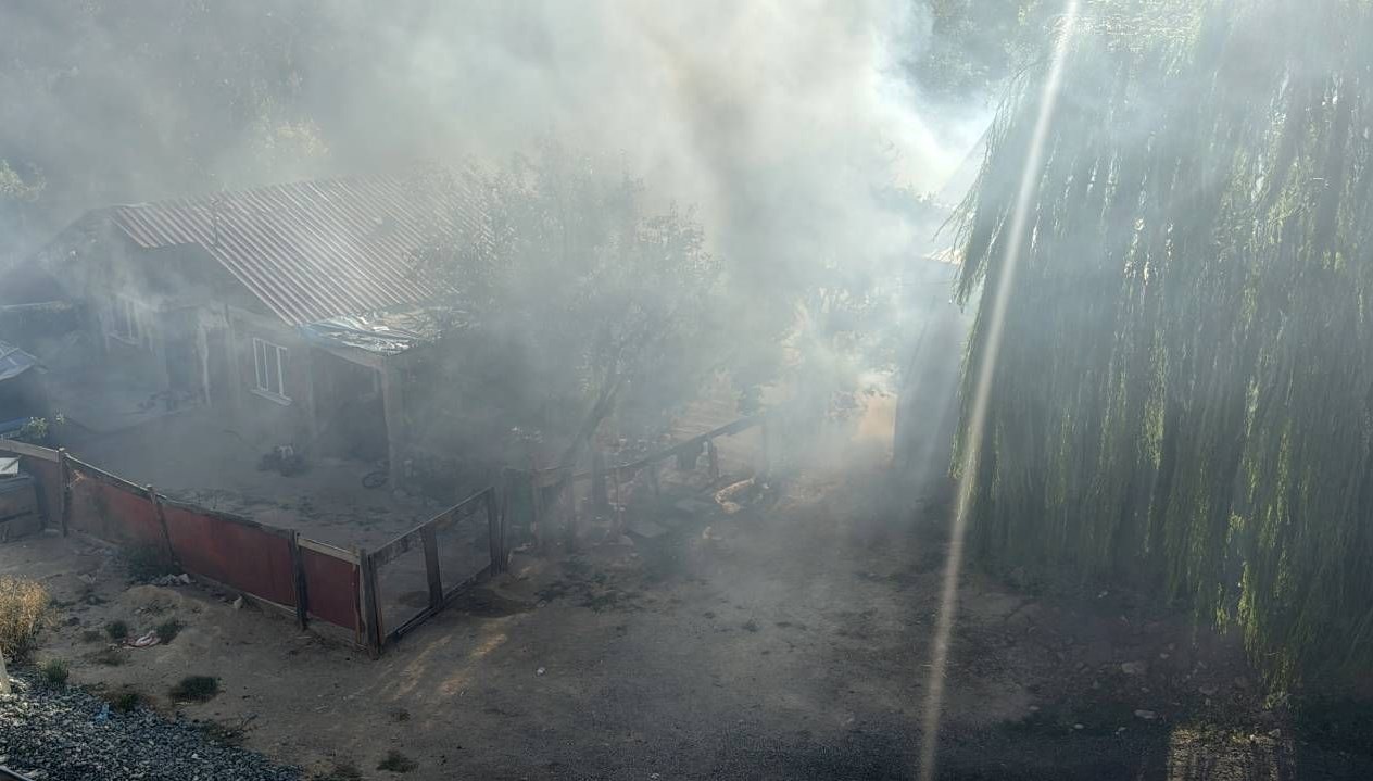 karabukte mustakil evin bahcesinde yangin p9wQwnQW