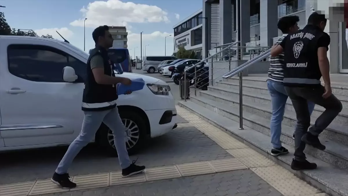 kirklarelinde dolandirici tutuklandi sjrb8PWI