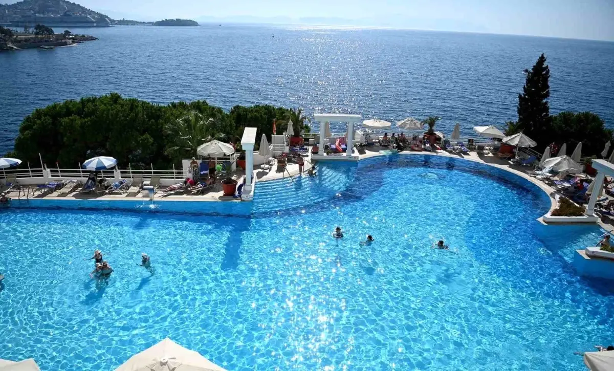 kusadasi belediye baskani omer gunel birlikte gucluyuz turizmcilerimizin yanindayiz eiC6Py74