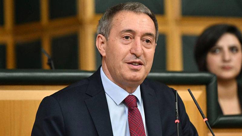 tuncer bakirhan suriyede kurtlerin demokrasi ve ozgurluk arayisina da turkiyedeki cozum arayislarina da katki ve destek sunmalarini istiyoruz EjRAUjOf.jpg