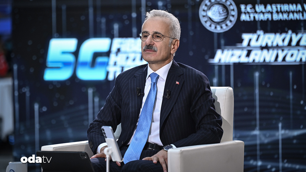 uraloglu duyurdu vatandaslar sim kart ve telefonlari degistirecek eUK15p7m.jpg