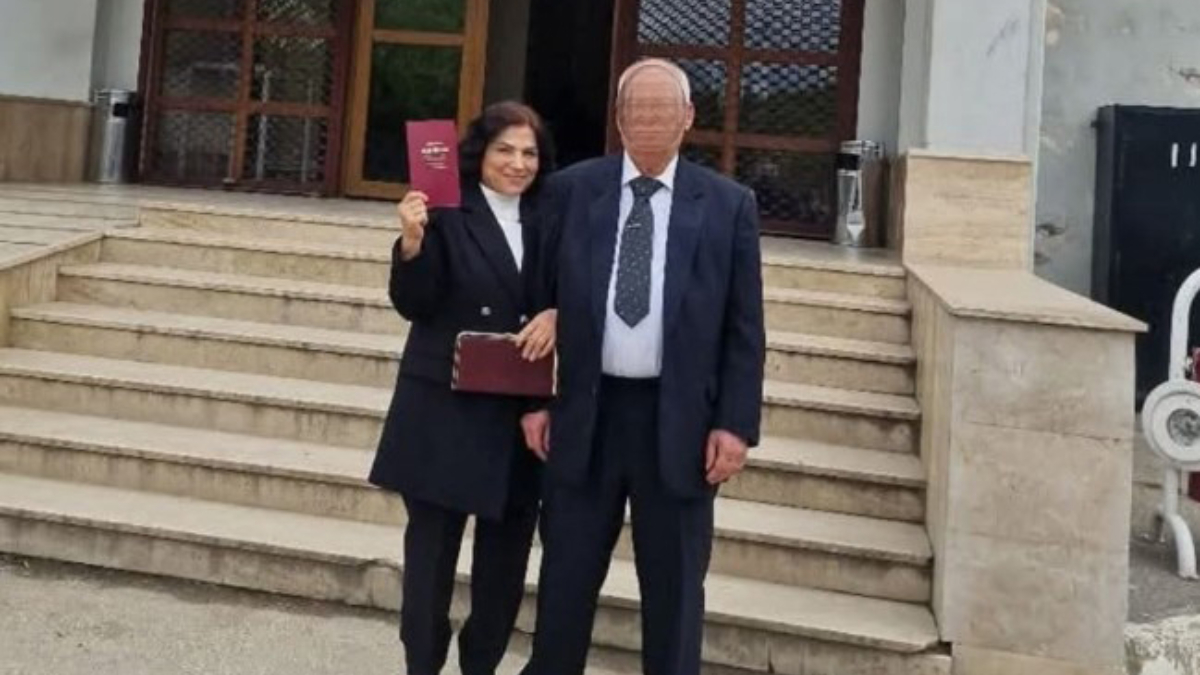 bursada eski es dehseti evine gittigi kadini bicakladi ZEnMXtPC.jpg