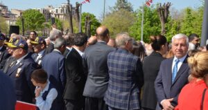 23-nisanda-mehter-krizi-chpden-torene-protesto-2MGOC1Al