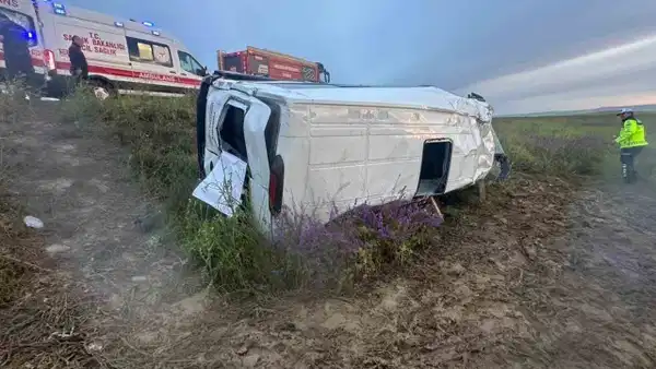İşçi servisi devrildi: 1 ölü, 7 yaralı